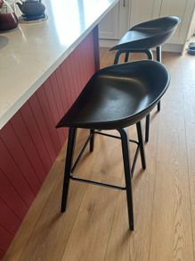 bar/ kitchen stools