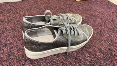 Katy Perry 2x "The Stacker" platform Glitter Effect Silver & Black Women/Girl Trainer Shoe