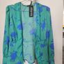 green and blue shirt size 8 Image 3