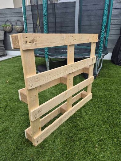 2 Free Pallets