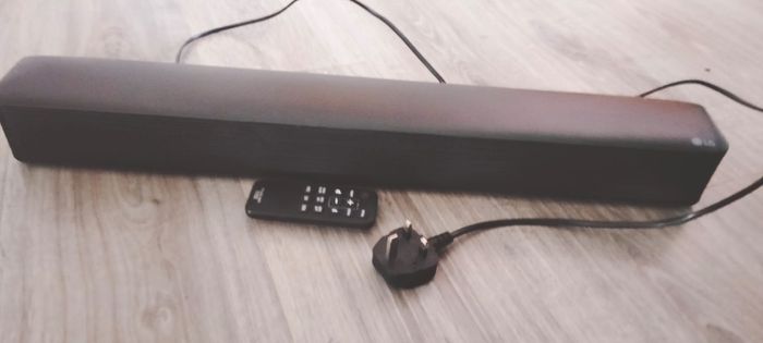 LG sound bar with remote