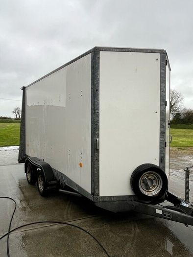 Ifor Williams bv126 Box trailer