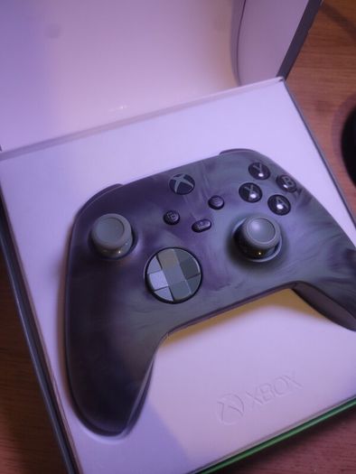 Xbox Ncturnal vapor special edition controller.