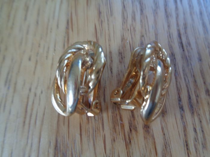 Vintage Clip On Earrings x 5 for Sale