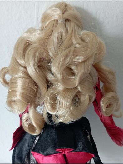 Through the looking glass Alice doll
