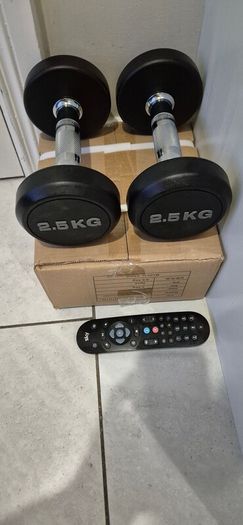 2xbrand new sets of dumbbells