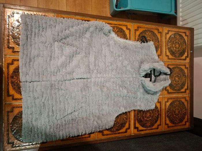 Fuzzy grey gillet, vest
