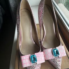 ASOS pink star
