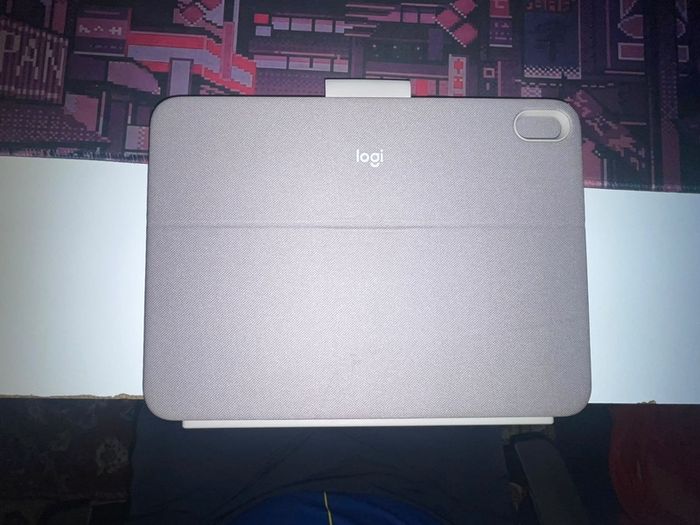 Logitech Combo Touch, Detachable iPad Keyboard Case (10th gen and A16)