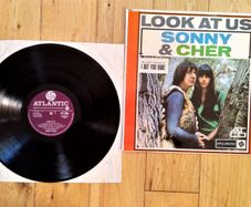 Sonny & Cher. Look at Us.Original P-1965.Atlantic Records.Excellent Cond.First Press