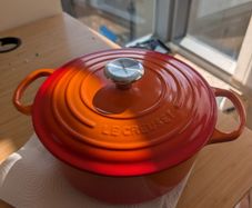 Le Creuset 26cm Volcanic cast iron casserole dish