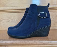 Navy wedge suede ankle boot (Marco Tozzi)