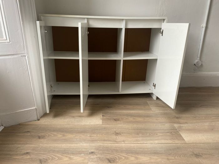 Free standing cabinet
