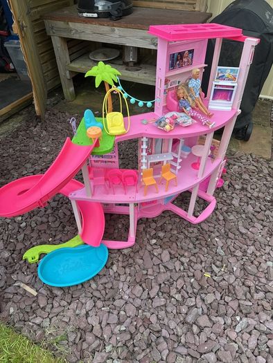 barbie dream house