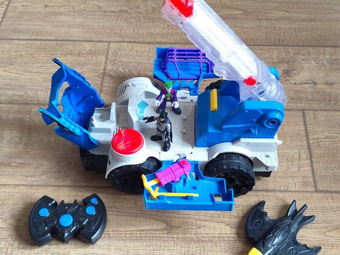 IMAGINEXT Batman RC Mobile Command Center PlaySet