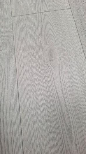 8mm Samsun Oak Laminated Flooring supply&fit available