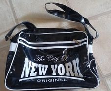 Robin Ruth New York Messenger Back