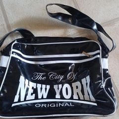 Robin Ruth New York Messenger Back