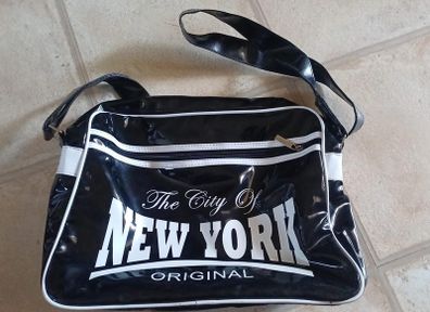 Robin Ruth New York Messenger Back