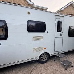 Lunar Quaser 546 -6 berth caravan