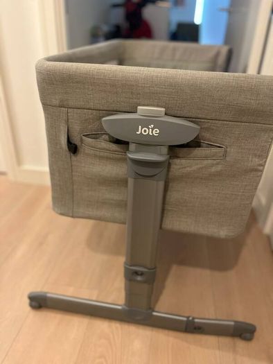 Joie Roomie Glide Bedside Crib free delivery !