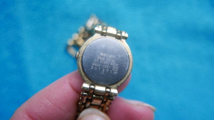 SEIKO Ladies Watch 4N00-371 WP Gold Tone Quartz Analog Ladies Watch