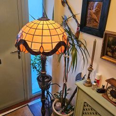 Vintage Tiffany style lamp