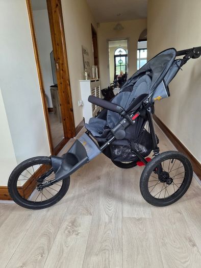 Out n about Nipper Sport V4
