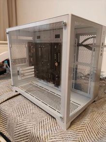 pc case and AM4 motherboard