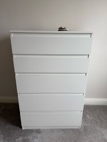 Chest of drawers