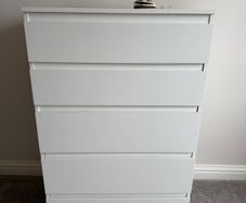 Chest of drawers