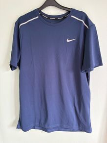 Mans nike top