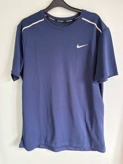 Mans nike top