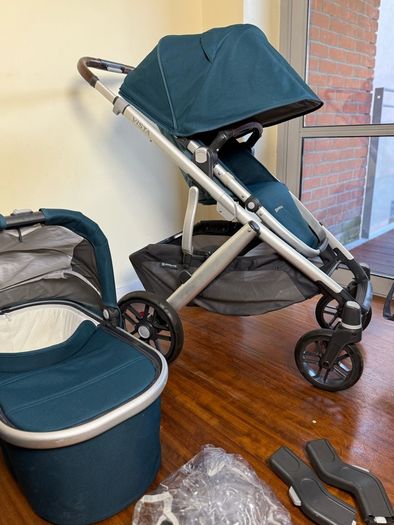 Uppababy Vista Finn V2 maxi cosy car seat with isofix rotating