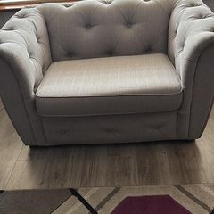 love seat/cuddler