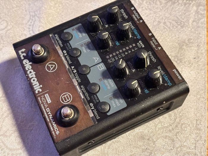 TC Electronic Nova Dynamic -2 compressors/ noise gate in one pedal
