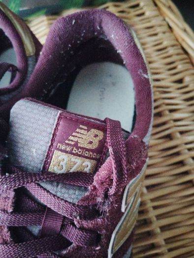 New Balance 373