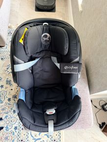 Cybex Aton 5 with isofix Base
