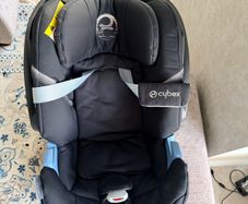 Cybex Aton 5 with isofix Base