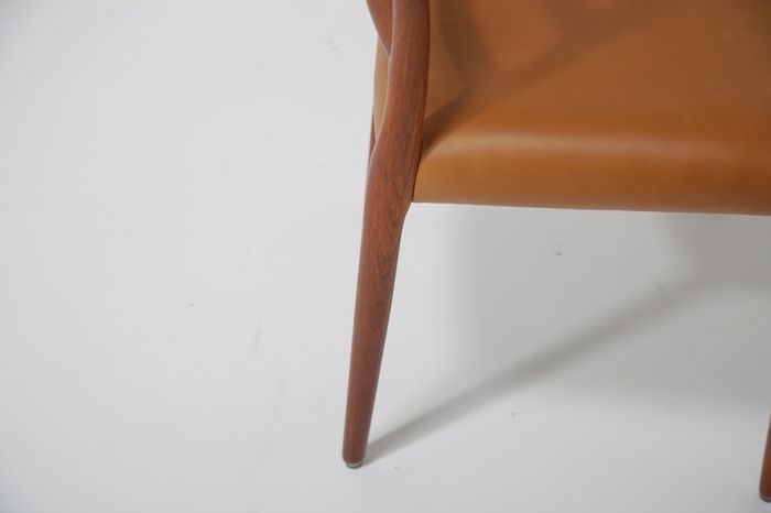 Mid Century Set of 8 x Teak and Tan Leather Dining Chairs Model 82 by Niels Otto Moller, 1960s