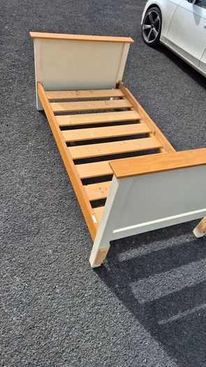 Timber solid frame single bed
