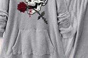 New grey fleece skull set