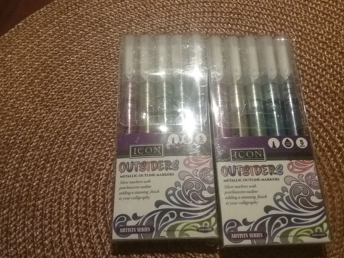 New outsiders Metallic markers 2 packs of 5