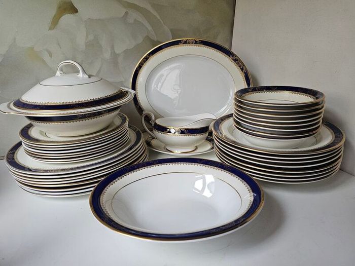 Royal Crafton Bone China "Viceroy" Dinnerware