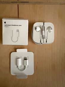 Apple EarPods and Lightning Headphone Adapter Unused