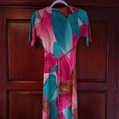 Lightweight viscose dress for work or play