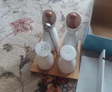 Set of Condiments x4. Never used