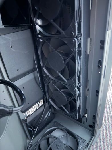 Phanteks Enthoo 719 with fans