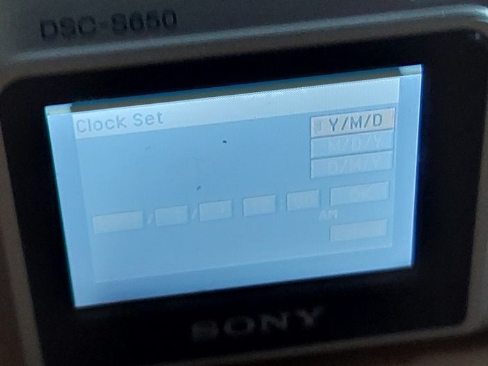 Sony Cyber-Shot Model DSC-S650, 7.2 Megapixels, Takes 2 x AA Baterys, in excellent working and cosmetic condition