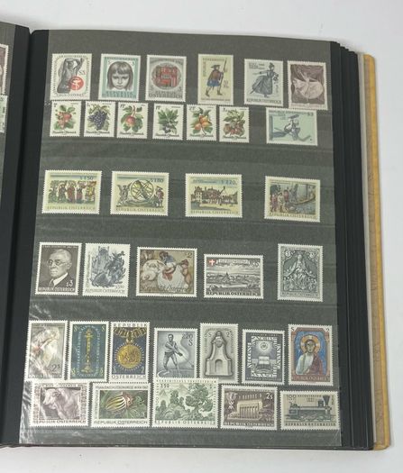 Collection: Austria (Osterreich) Stamps both mint an commemorative stamps on 45 pages